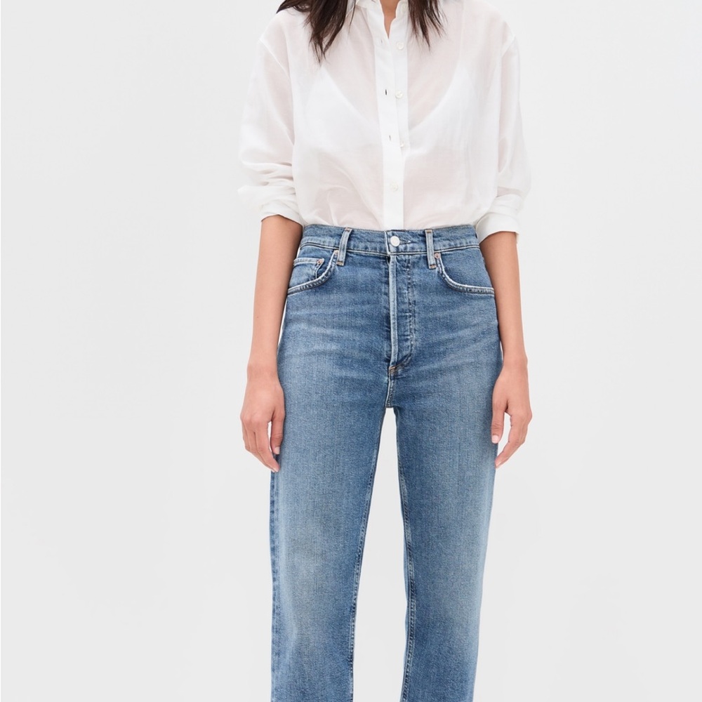 Agolde 90s pinch waist- color is as shown on model, other photos darker lighting